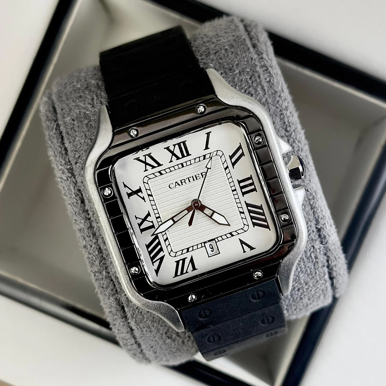 RELOJ CARTIER SANTOS GOMA NEGRO BLANCO - SÍMBOLO DE PRESTIGIO, TRADICION Y MODERNIDAD