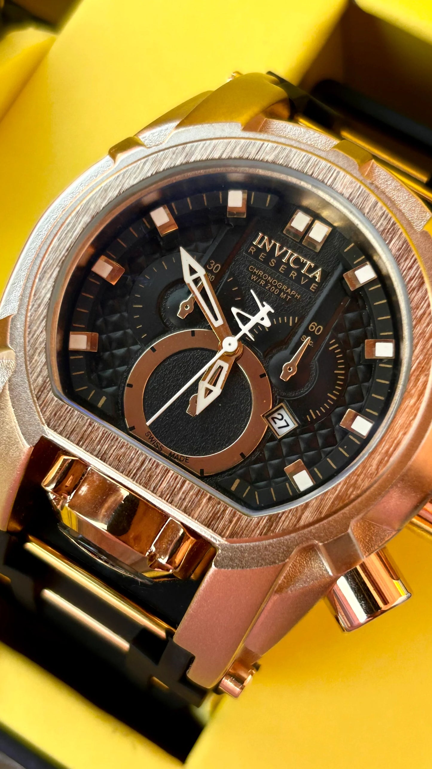 RELOJ INVICTA BOLT GOMA EDITION NEGRO - IMPONENTE Y MODERNO