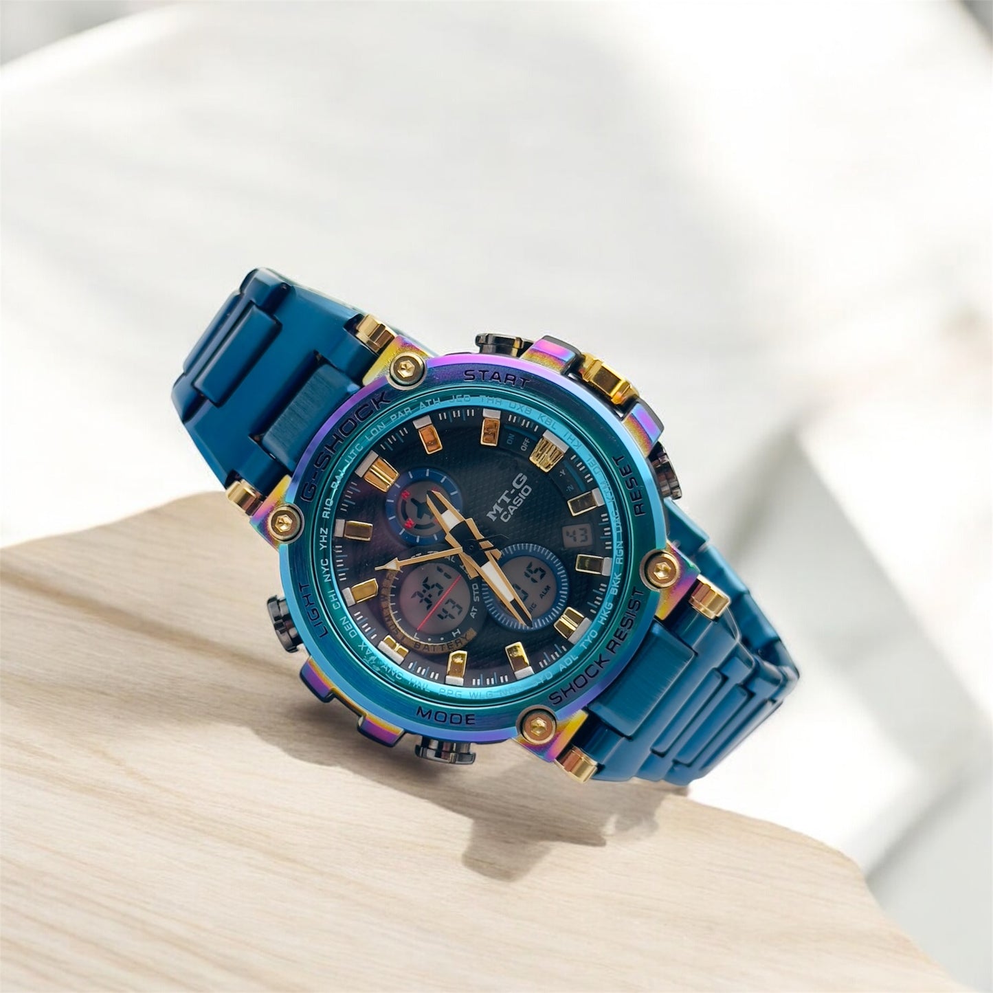 RELOJ CASIO MTG TITAN FORCE TORNASOL - FUERZA Y PRESTIGIO