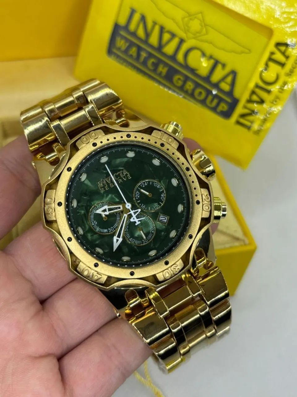 RELOJ INVICTA RESERVE DORADO VERDE - DISENO ICONICO QUE REFLEJA LUJO