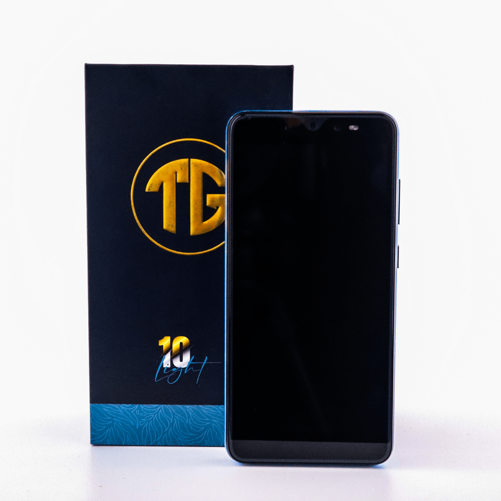 Celular Inteligente 10 Light Tg - Uno Mundo de Opciones