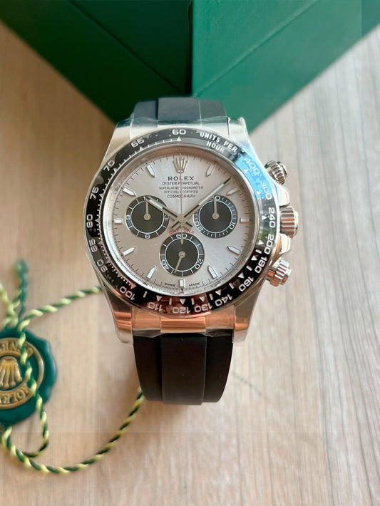 ROLEX DAYTONA OYSTERFLEX GOMA PLATEADO - PRESENCIA QUE IMPONE Y ESTILO DE ALTO NIVEL